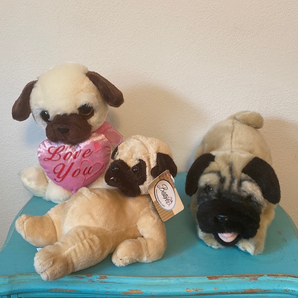 3 adorable stuffed pugs!
